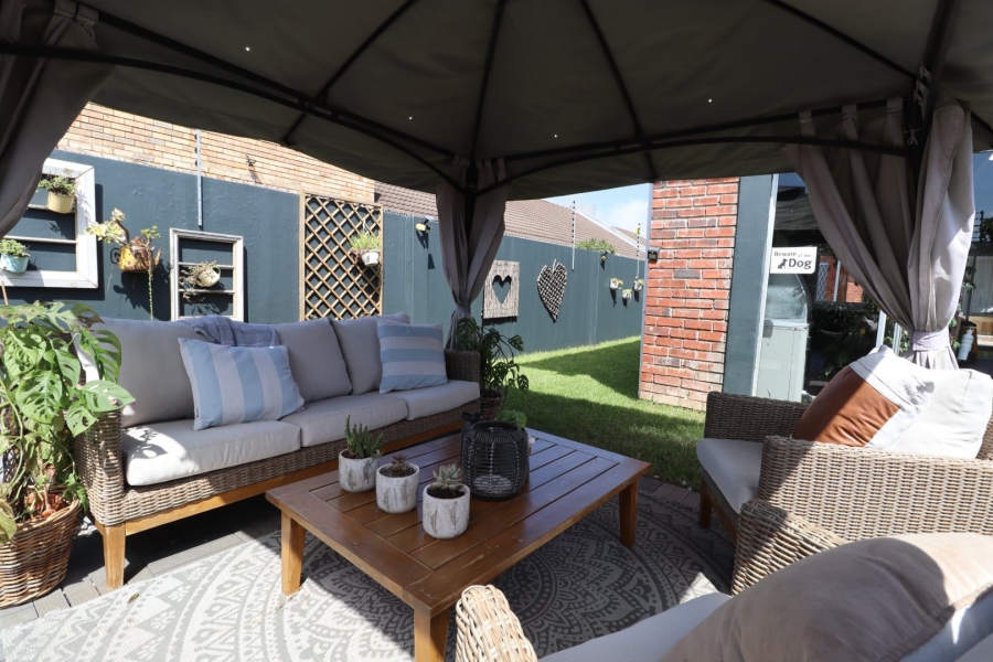 4 Bedroom Property for Sale in Sherwood Eastern Cape